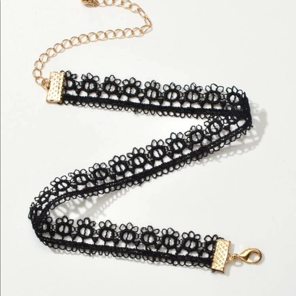 • Toni • Lace Choker - Picture 3 of 4